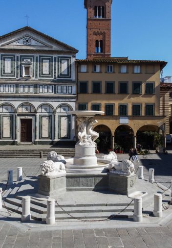 Empoli Piazza Dei Leoni